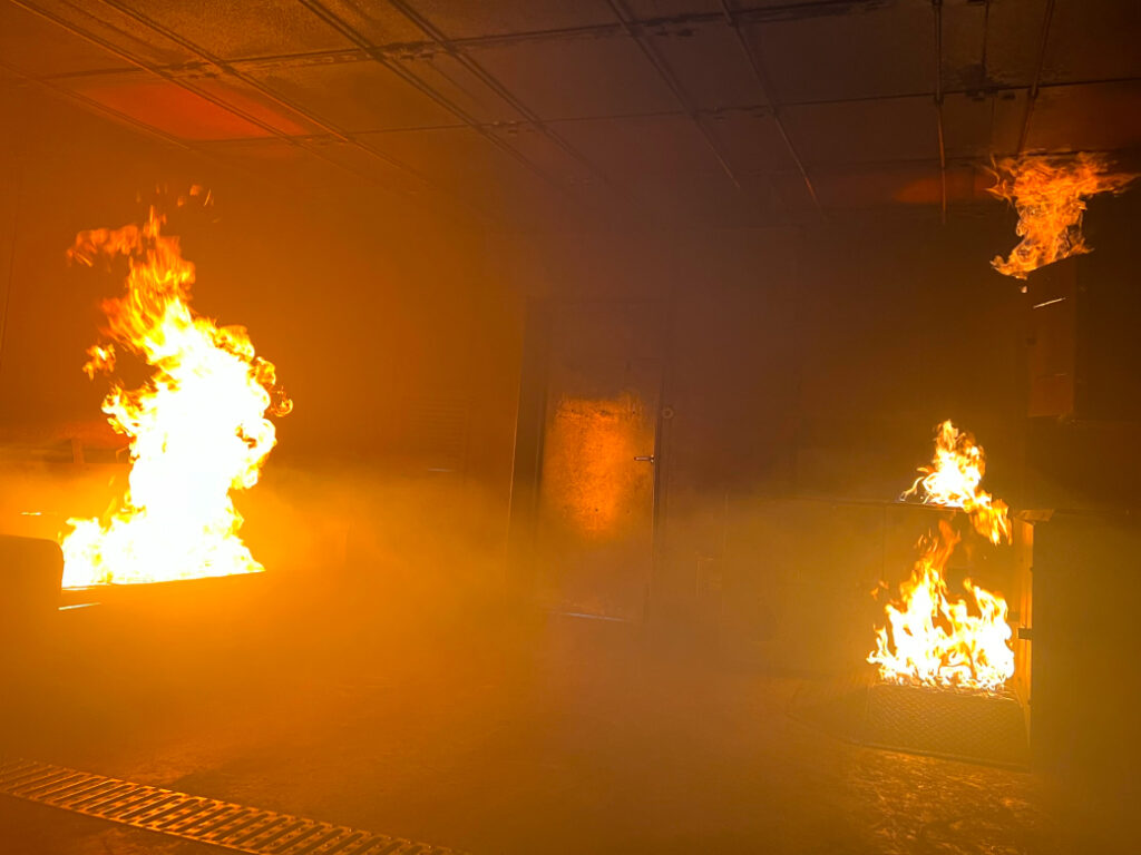 Soforis, exercice extincteur, bâtiment en flamme